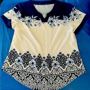 Short sleeve Blue and white Blouse Size XL